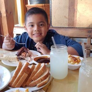 Meet your Posher, Luis